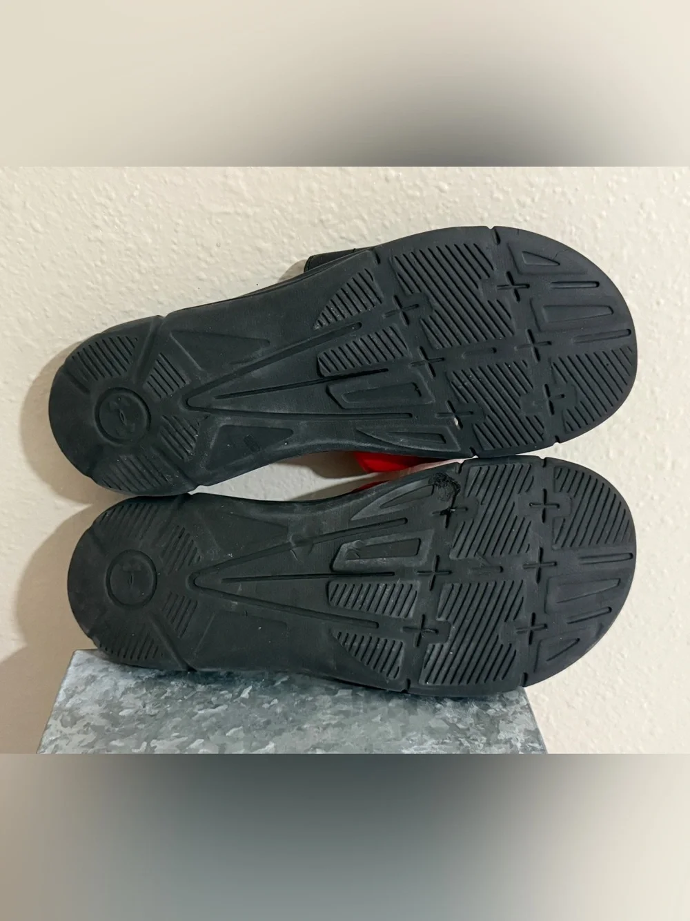 Under Armour Black and Red Adjustable Slide Sandals, Size 12